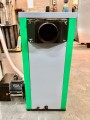 Kocioł grzewczy KGP Grizzly II 25 kW - widok tylny. Widoczny podajnik pelletu i boczne panele.