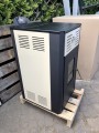 Kocioł c.o. na pellet Biopellet pro 8 kW Ferroli. Widok z boku.