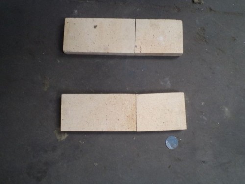 Dwie cegły szamotowe do wyczystki kotła Logica 38 kW.