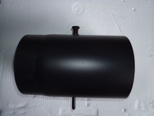 Czarna rura szyber do komina, element do kotłów na paliwa stałe.